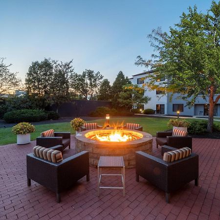 Hotel Courtyard Columbus Airport Esterno foto