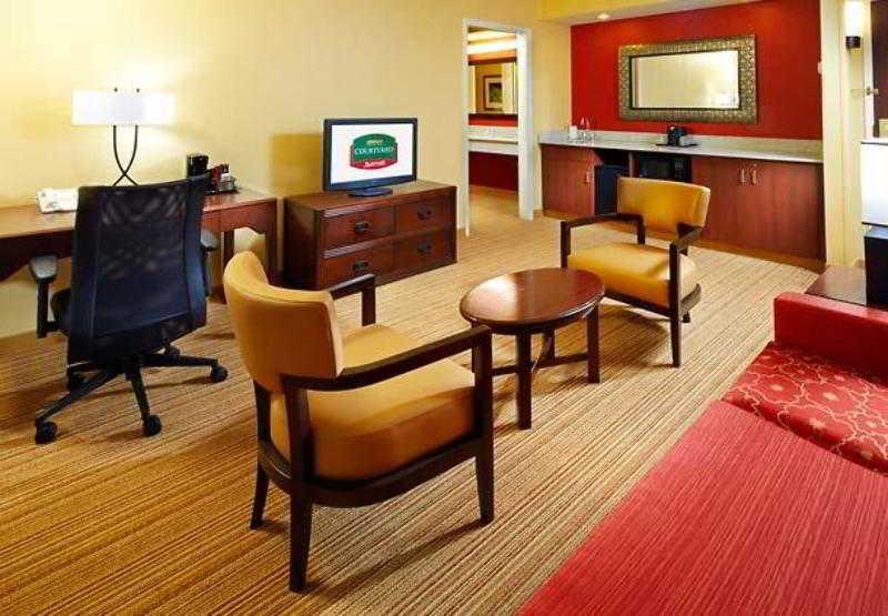 Hotel Courtyard Columbus Airport Esterno foto