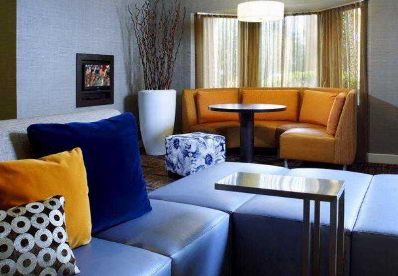 Hotel Courtyard Columbus Airport Esterno foto