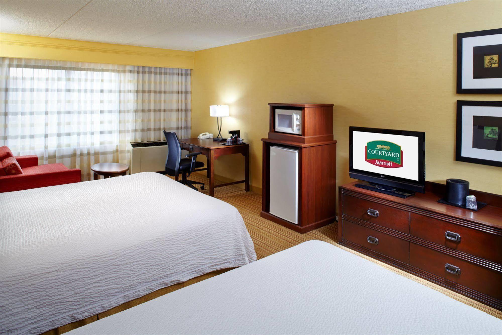 Hotel Courtyard Columbus Airport Esterno foto